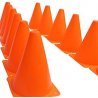 Barevné kužely k tréninku obratnosti a prostorové orientace. Plastové kužely o výšce 22.5 cm jsou vhodné pro označení terénu při hrách, cvičení a trénincích. Kužele uvítají nejen trenéři, ale i rekreační sportovci. Kužely jsou lehké a naskládáním na sebe se snadno přenášejí a ukládají.